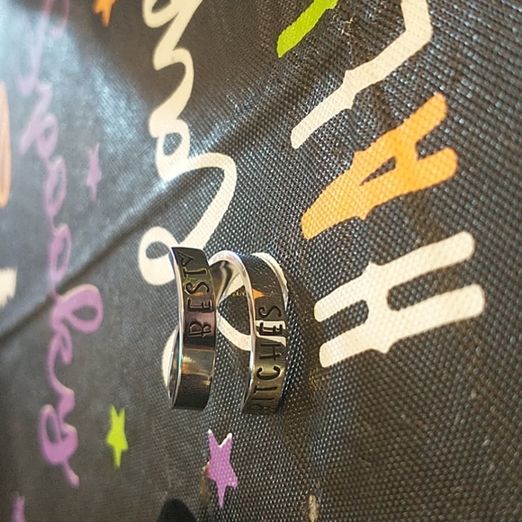 Ring - Picture 4 of 5